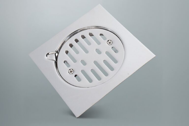 Stainless steel floor drain with lid
