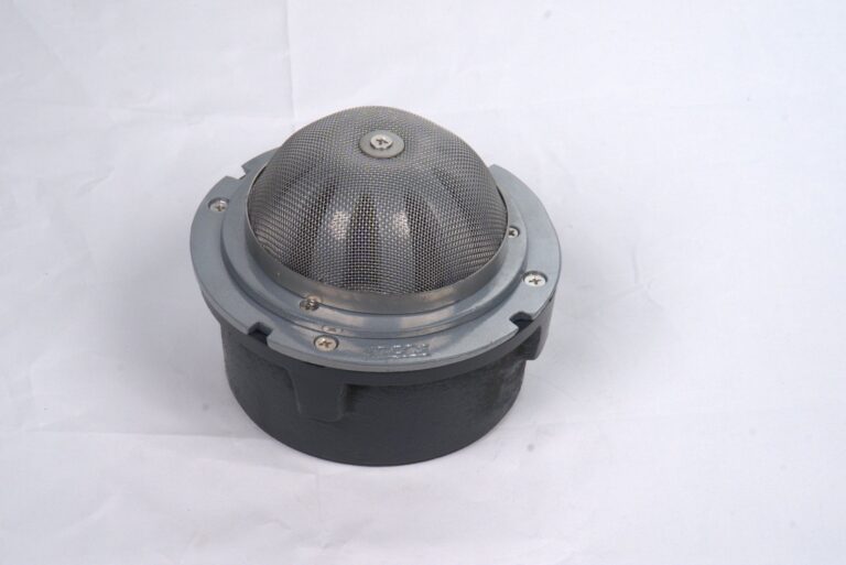 Planter drain with stainless steel mesh dome
